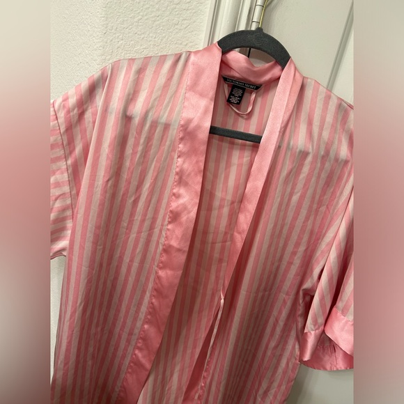 VS robe - Picture 2 of 3